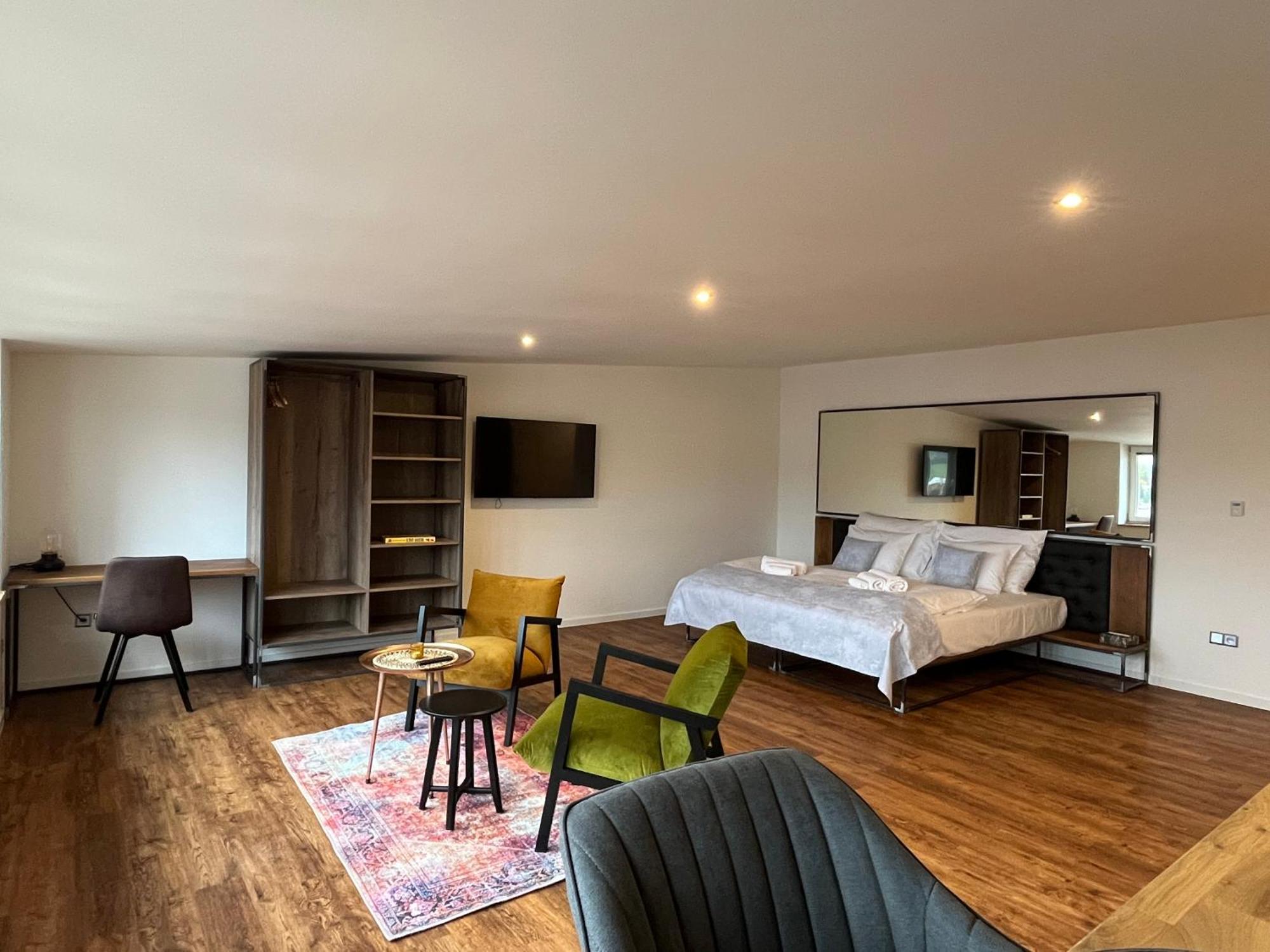 Apartmany Male Namesti, Broumov Exterior photo